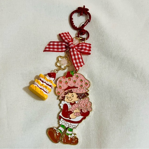 NWOT Adorable Strawberry Shortcake Keychain bag pendant charm - Picture 8 of 8